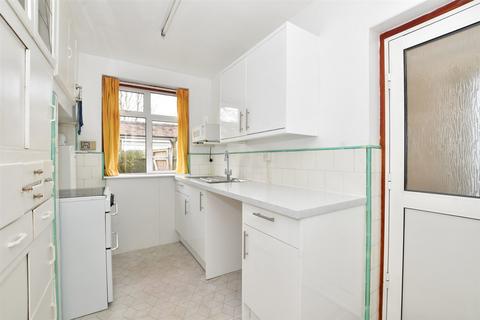 13 Derek Avenue, Wallington, SM6 7LA