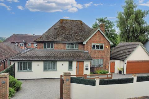 4 bedroom detached house for sale, Tonbridge Road, Maidstone, ME16