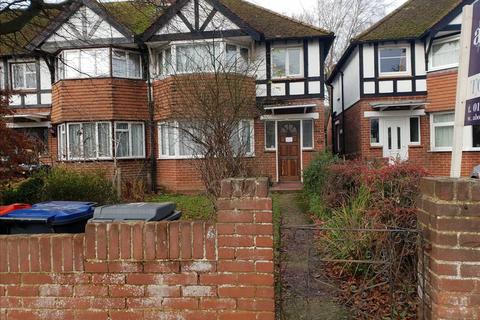 5 bedroom semi-detached house to rent - Clifton Gardens, Canterbury