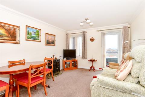 2 bedroom flat for sale, Garland Road, East Grinstead, West Sussex