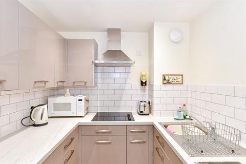 2 bedroom flat for sale, Garland Road, East Grinstead, West Sussex