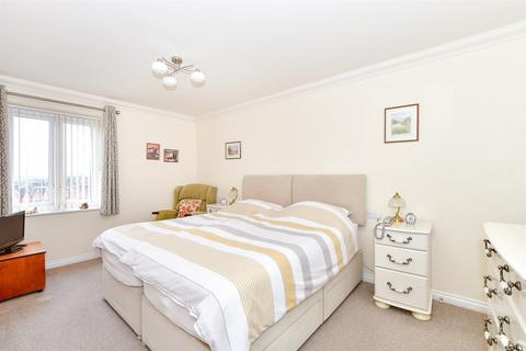 2 bedroom flat for sale, Garland Road, East Grinstead, West Sussex