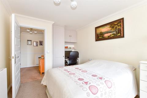 2 bedroom flat for sale, Garland Road, East Grinstead, West Sussex