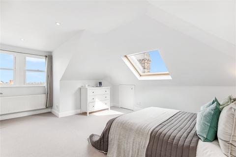 77c Thurleigh Road, London, SW12 8TZ