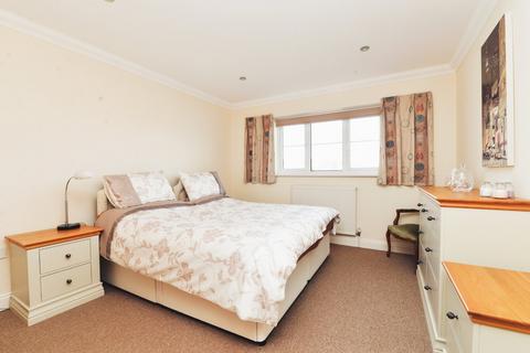 2 bedroom apartment for sale, Brook House, 17 Barton Wood Road, Barton On Sea, Hants, BH25