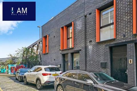 4 bedroom end of terrace house for sale - 50 Grimsby Street, London, E2 6ES