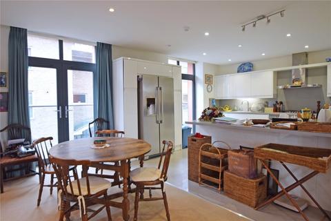 3 bedroom flat for sale, Lower Baxter Street