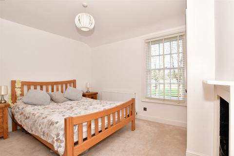 2 bedroom terraced house for sale, Park Road, Faversham, Kent