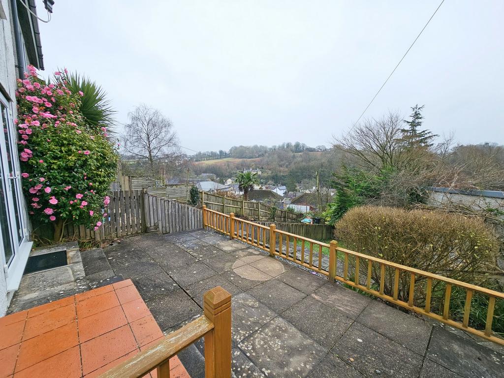 Tavistock PL19 2 bed end of terrace house for sale £225,000