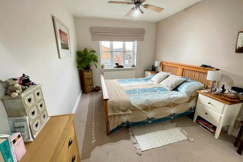 55 Lorimer Close, Luton, LU2 7RL