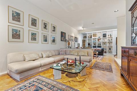 2 bedroom terraced house for sale, Ennismore Gardens Mews, London, SW7