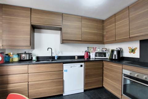 46 Cutforth Way, Romsey, SO51 0BD