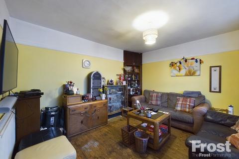 68 Brookside Avenue, Ashford, TW15 3LX