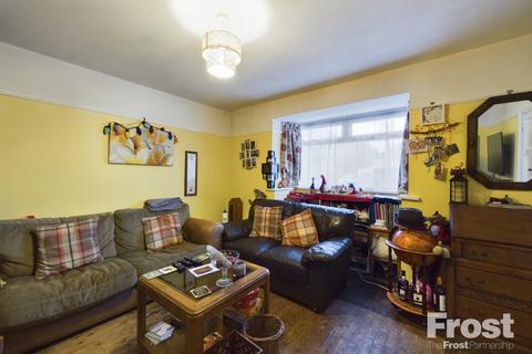 68 Brookside Avenue, Ashford, TW15 3LX