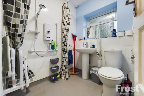 68 Brookside Avenue, Ashford, TW15 3LX