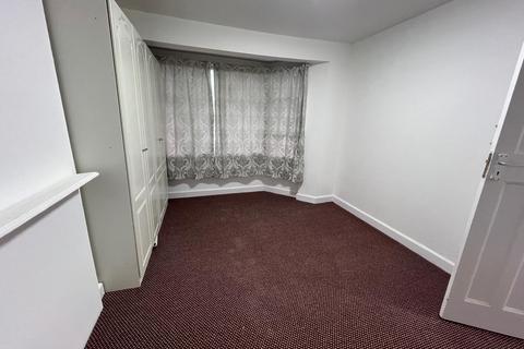 4 bedroom terraced house to rent - Clifford Road, Hounslow, TW4 7LS