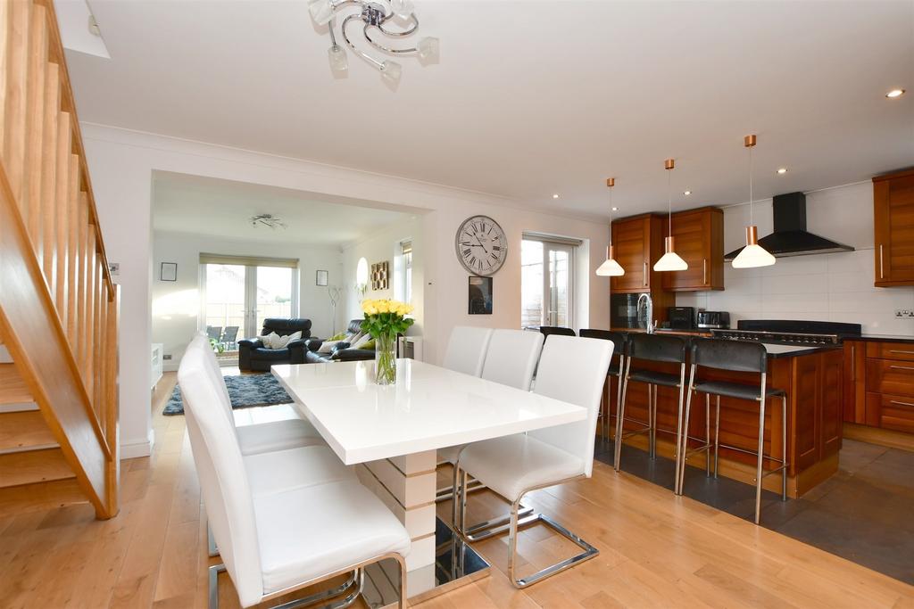 Drewery Drive, Wigmore, Gillingham, Kent 4 bed chalet for sale £425,000