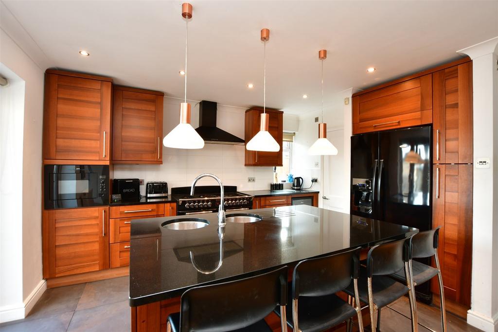 Kitchen/Dining Area