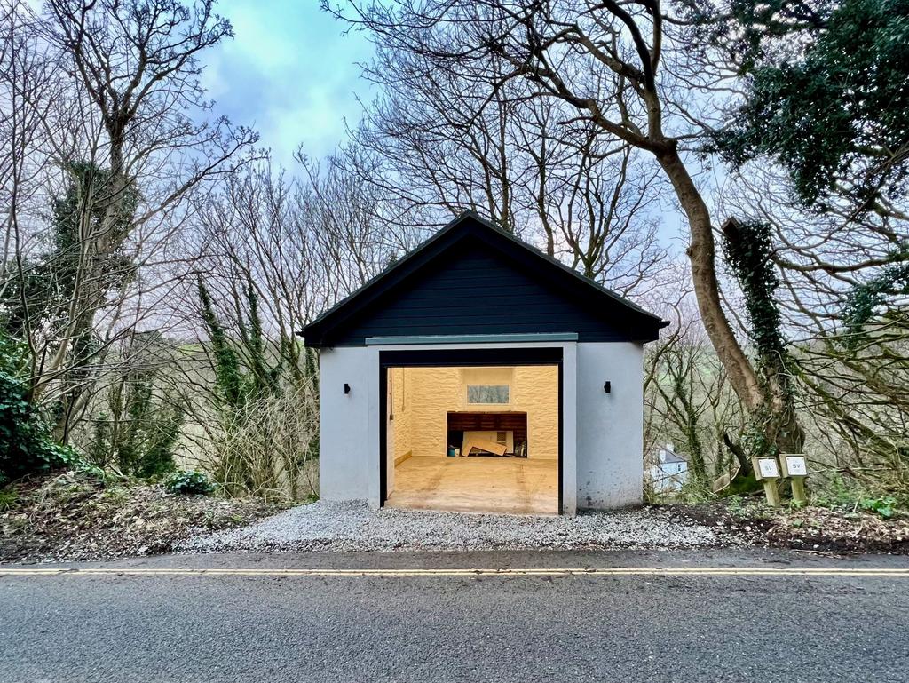 Garage. Higher Contour Rd, Kingswear Front...