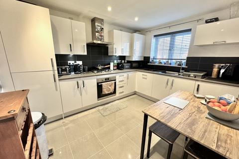 4 bedroom townhouse for sale, Blockley Road, Telford TF1