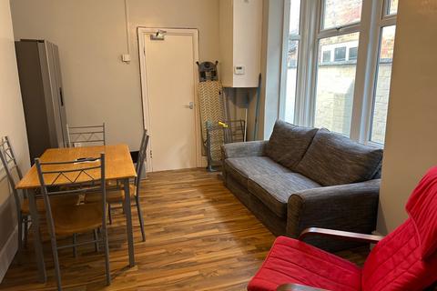 1 bedroom bedsit to rent, Park Street, Cleethorpes DN35