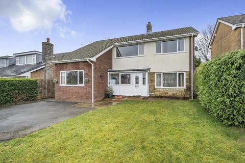 Dundry Pentrosfa Crescent, Llandrindod Wells, LD1 5NW