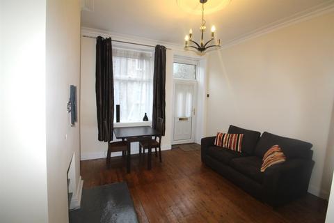 1 bedroom terraced house to rent, Kerry Street, LS18