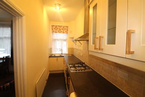 1 bedroom terraced house to rent, Kerry Street, LS18