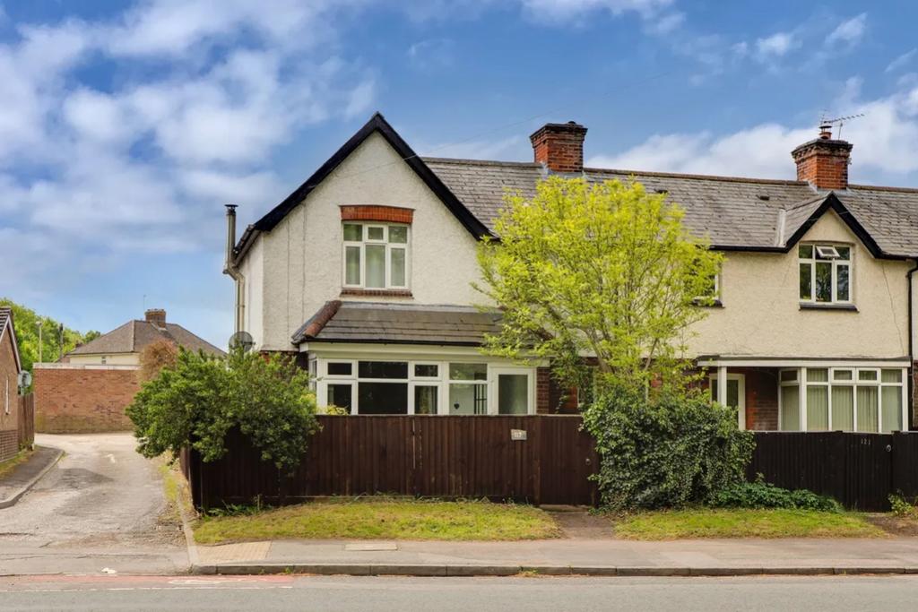 Worting Road, Basingstoke, Hampshire... 3 bed end of terrace house for ...