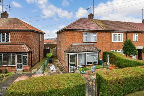 2 bedroom end of terrace house for sale, Green Close, Rochester, Kent