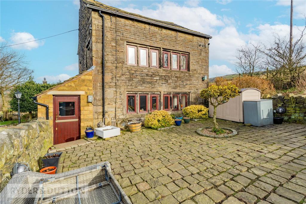 Holly Grove Off Ward Lane, Diggle, Oldham, OL3 2 bed detached house for