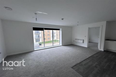 2 bedroom flat to rent, Thistle Apartments, Luton