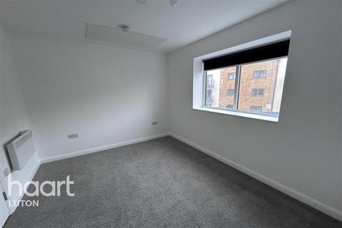 2 bedroom flat to rent, Thistle Apartments, Luton