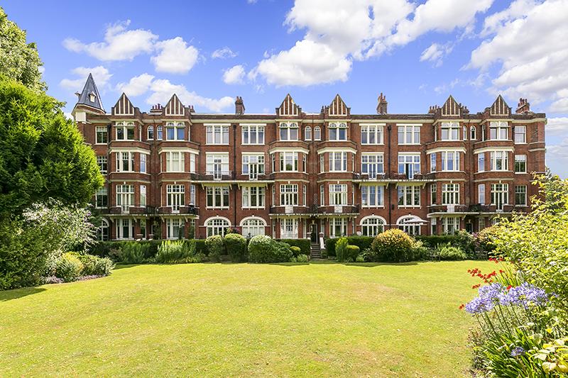 Willoughby Road, Twickenham TW1 2 bed apartment to rent £2,750 pcm (£