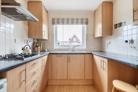 5 Balmoral Close, Chichester, PO19 7XQ