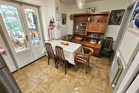 28 Greengates Crescent, Little Neston, Neston, CH64 0XH