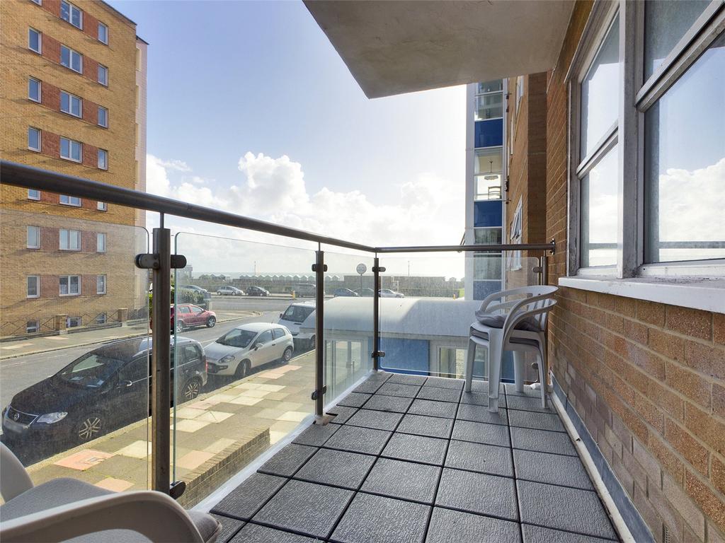 Balcony-Flat-To-Rent