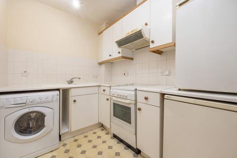 Studio for sale, Glastonbury Court, Farrow Lane, London