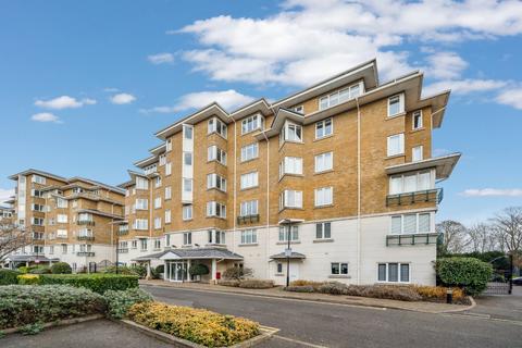 3 bedroom flat for sale, Strand Drive, Kew Riverside Park, Kew, Surrey