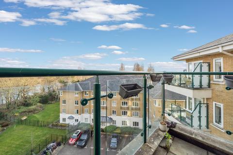 3 bedroom flat for sale, Strand Drive, Kew Riverside Park, Kew, Surrey