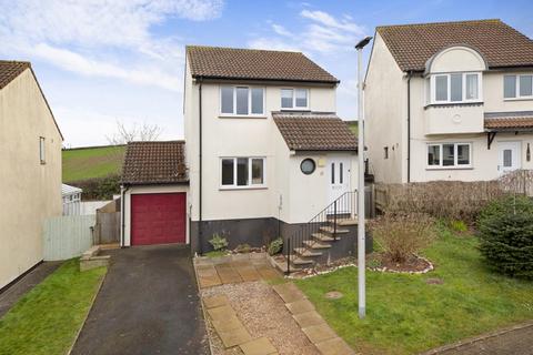 3 bedroom detached house to rent, Hillside Close, Teignmouth. TQ14 9XE