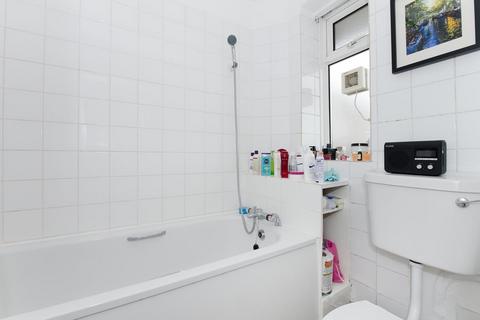 2 bedroom flat to rent, St Marys Path, Islington, London