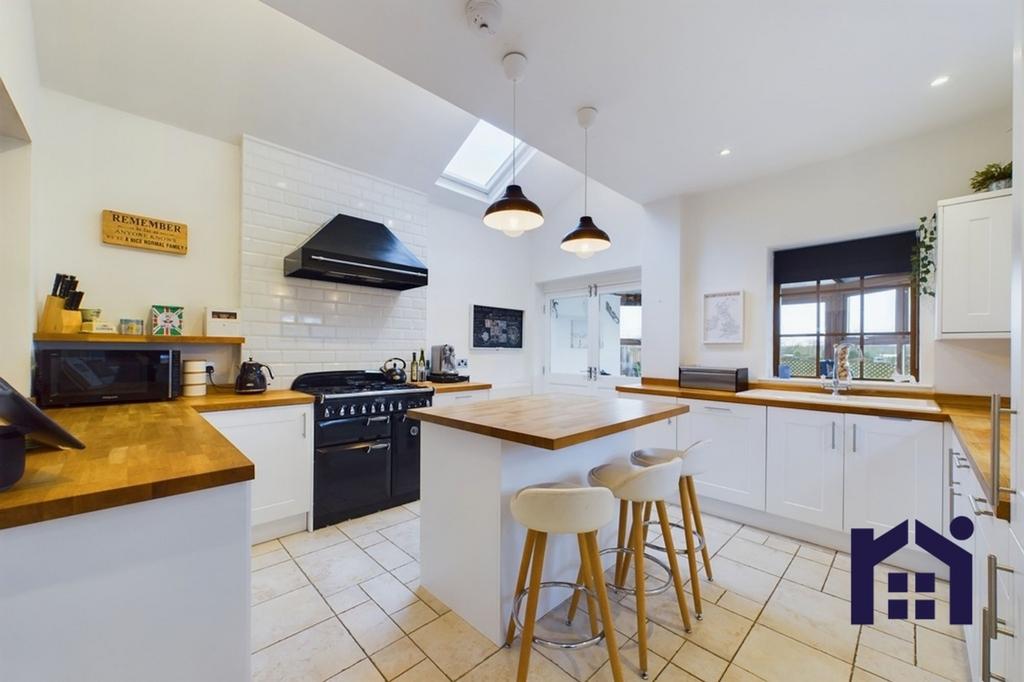 Mossy Lea Road, Wrightington, WN6 9SB 3 bed semidetached house for sale £335,000