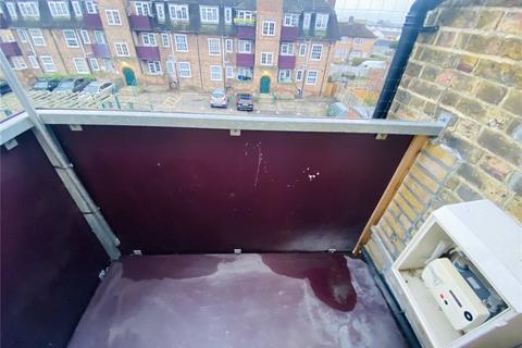 8 Wingrove Road, London, SE6 1QE