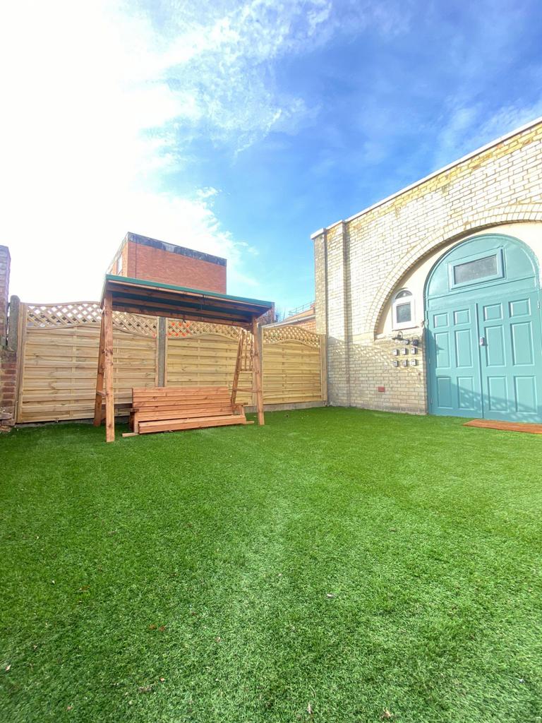 Modern Ensuite Bedsit in Prime Islington Location