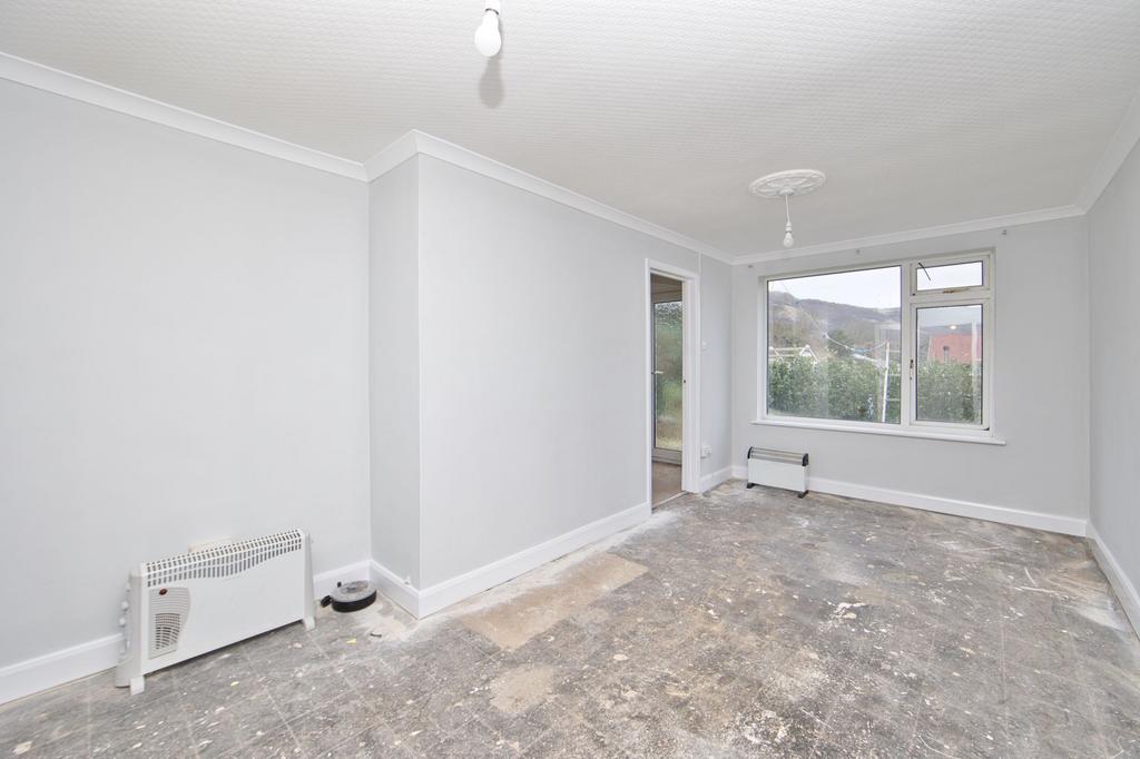 St. Davids Avenue, Dover, CT17 2 bed semidetached house for sale £