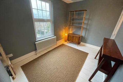 13 Constitution Hill, Gravesend, DA12 1JT