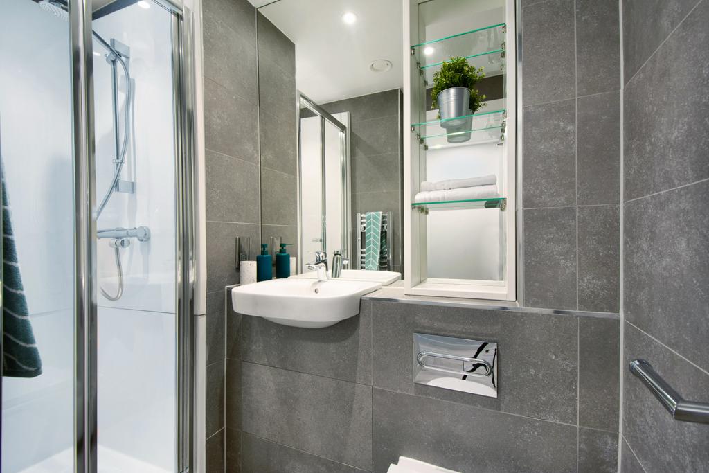 En-suite bathroom with shower