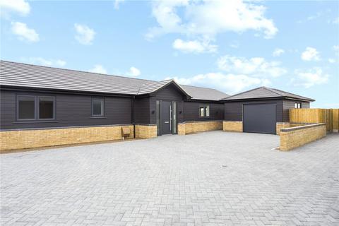 3 bedroom bungalow for sale, Greyhound Grove, Upminster, RM14