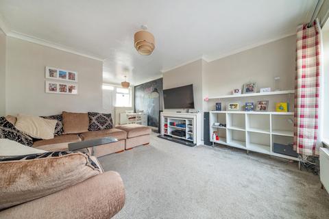 3 bedroom terraced house for sale, Springfield Avenue, Leeds, LS27